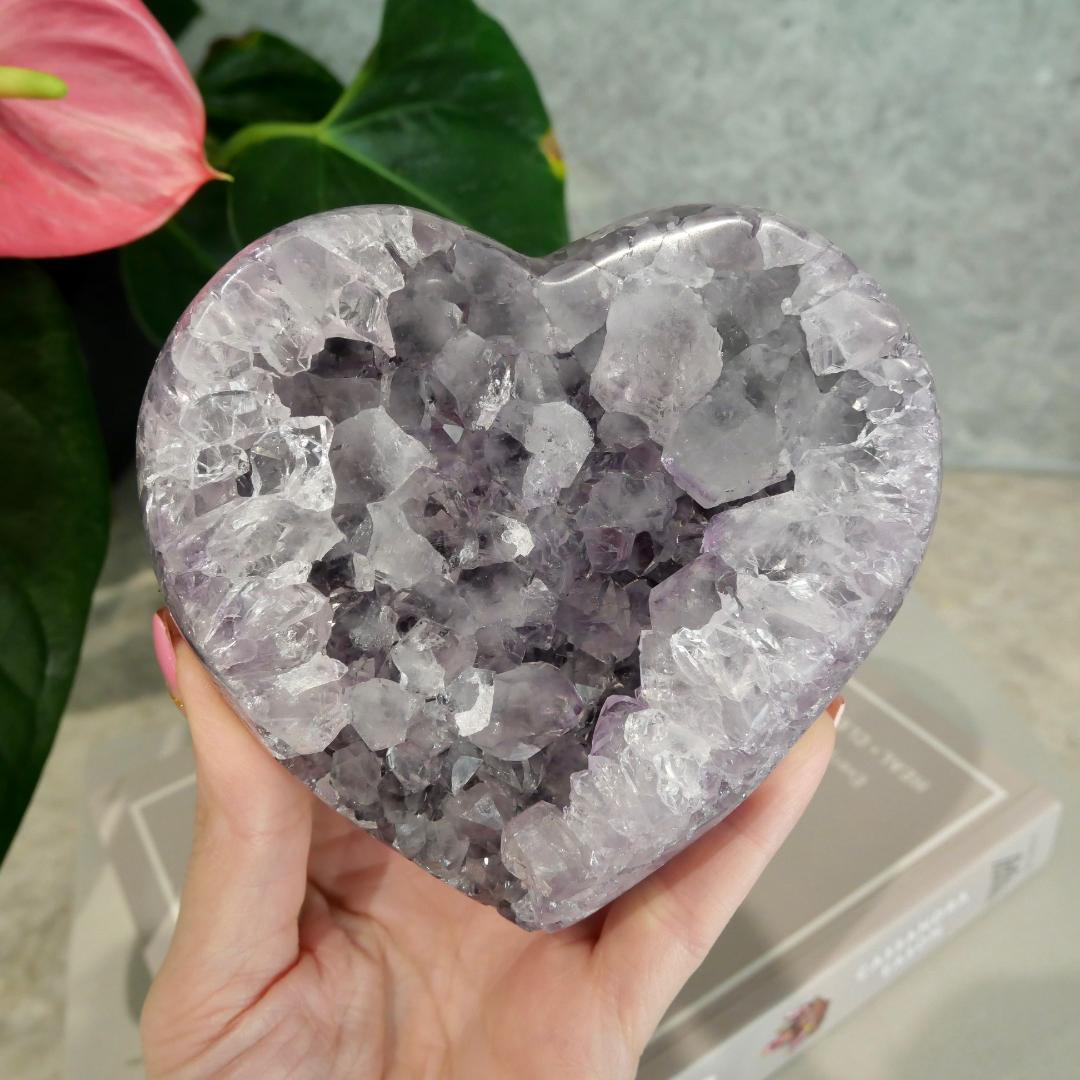 Amethyst Heart on Stand No 223