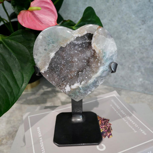 Quartz & Jasper Heart on Stand No 225